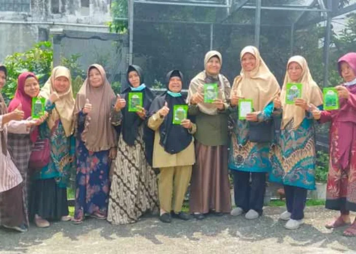 Dinas Ketapang Pekanbaru Salurkan Bantuan Bibit Palawija ke Wanita Tani