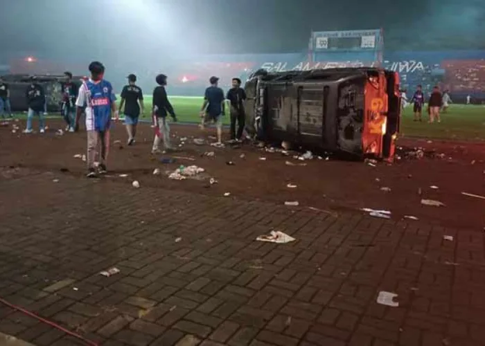 Tragedi Kanjuruhan: 127 Suporter dan Polisi Meninggal, 180 Dirawat