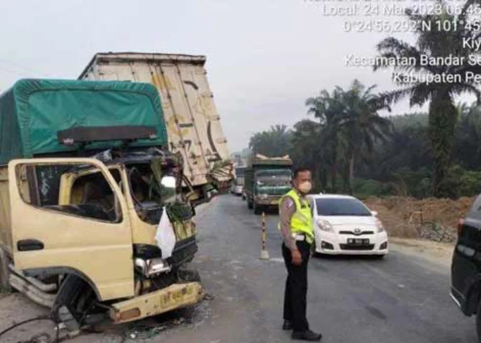3 Kendaraan Terlibat Tabrakan Beruntun di Jalintim Pelalawan, Diduga Rem Blong