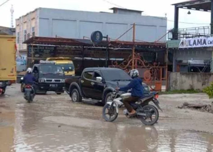 Jalan Suka Karya Ujung Rusak Parah, Warga: Entah Apalah Kerja Pemerintah!