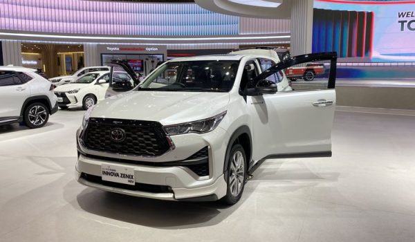 Innova Zenix Puncaki Daftar Mobil Terlaris Indonesia Juli 2023