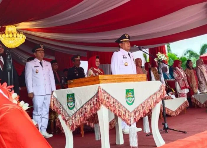 Bupati Sukiman Sampaikan Pesan Persatuan Kala Menjadi Inspektur Upacara HUT RI Ke 78