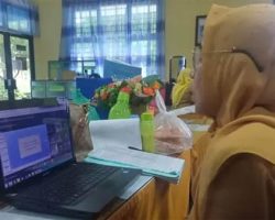 Kabut Asap Paksa Siswa di Riau Belajar Online