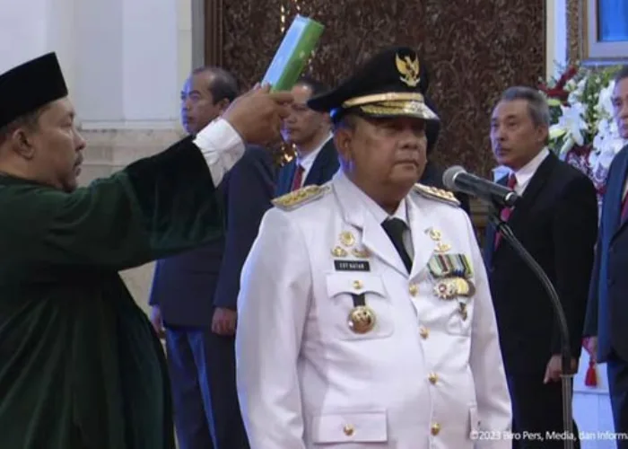 Jokowi Lantik Gubri Definitif, Edy Natar Janji Lanjutkan Visi Misi Bersama Syamsuar Dulu