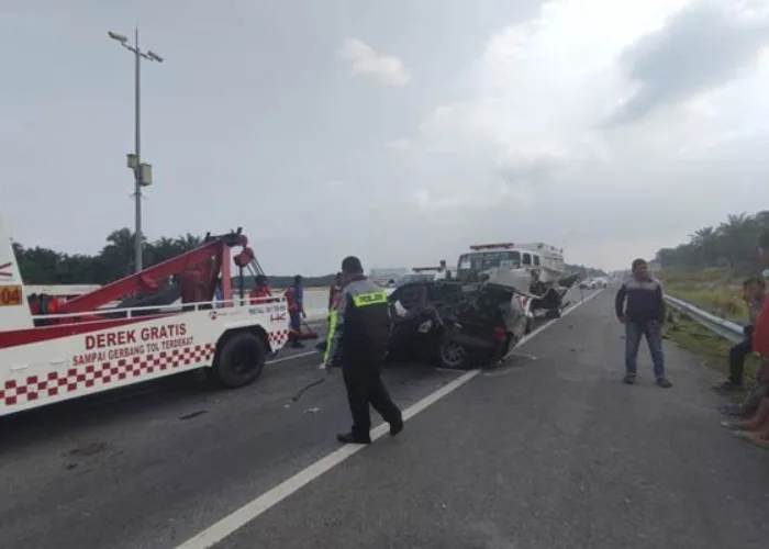 Tabrakan Maut Tol Pekanbaru-Dumai, Dua Orang Tewas