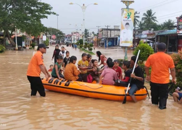Banjir Putus Akses Jalan Menuju Pasir Pengaraian