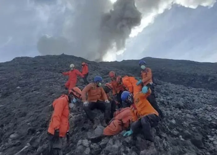 Korban Tewas Erupsi Marapi Bertambah, Ombudsman Selidiki Izin Pendakian