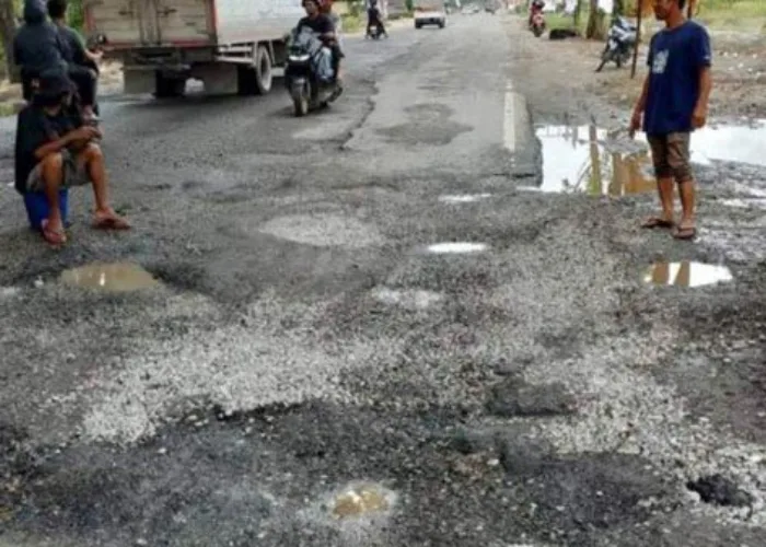 Banjir Sebabkan Jalan Lintas Riau-Sumut Ujung Tanjung Rusak
