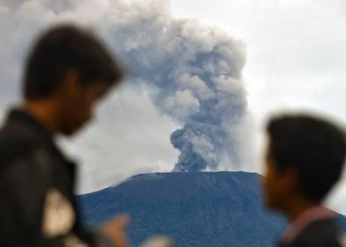 Gunung Marapi Kembali Erupsi, Larangan Masuk Radius 3 Km