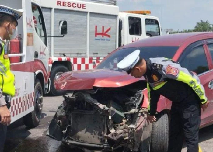Kecelakaan Tunggal Tol Pekanbaru-Dumai, Diduga Mengantuk, Mobil Tabrak Pembatas