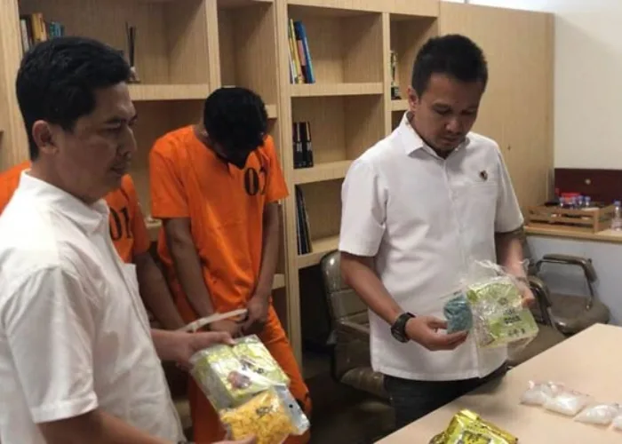 Polda Riau Sikat 2 Pengedar Narkoba, 2,6 Kg Sabu dan 4.780 Butir Ekstasi Disita