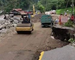 Jalan Padang-Pekanbaru di Lembah Anai Diperkirakan Bisa Dilewati 21 Juni 2024