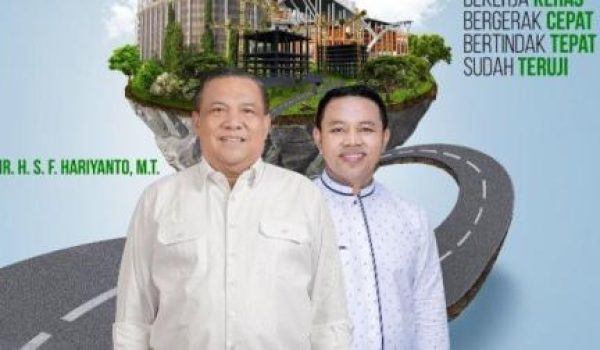 Kemunculan Baleho SF Hariyanto-Abdul Wahid Hangatkan Pilgubri