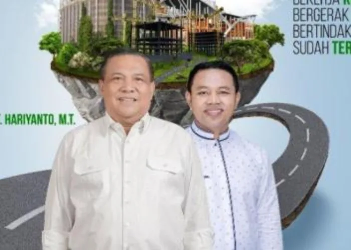 Kemunculan Baleho SF Hariyanto-Abdul Wahid Hangatkan Pilgubri