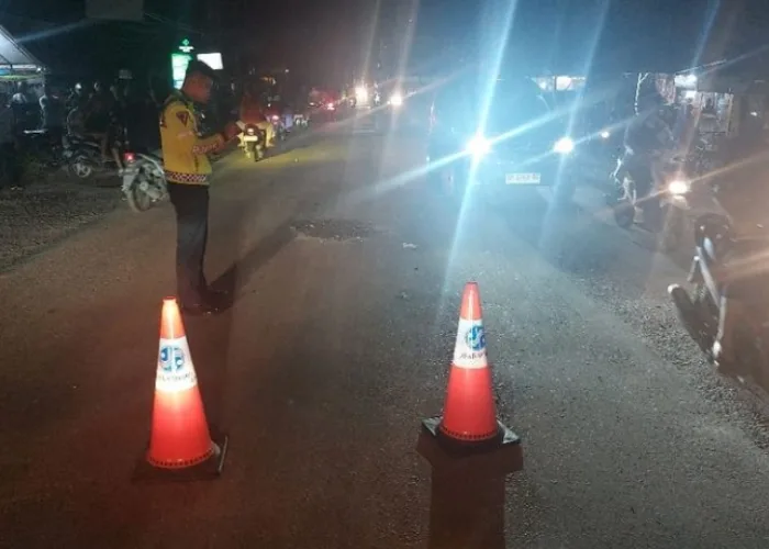 Pengendara Motor di Pekanbaru Tewas Usai Disenggol Truk Trailer