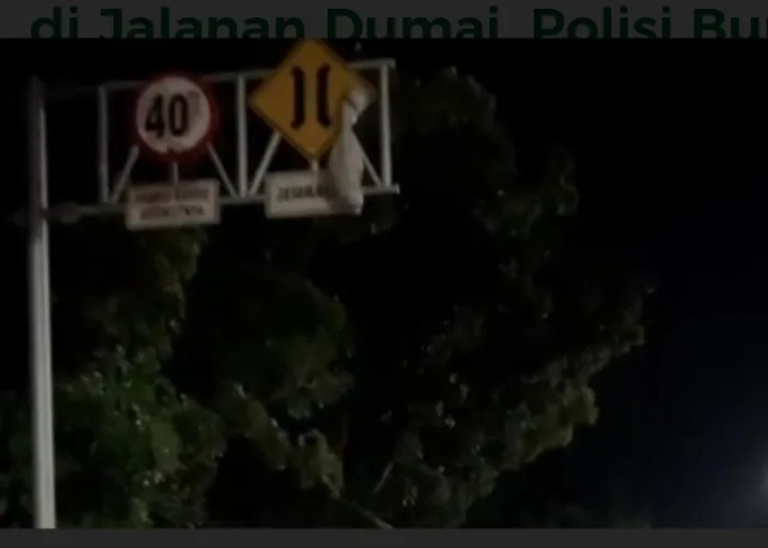 Polisi Buru Pelaku Pembuat Prank Pocong di Jalanan Dumai