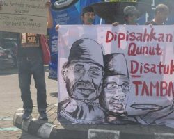 Sindiran Aktivis ke NU-Muhammadiyah, Dipisahkan Qunut, Disatukan Tambang