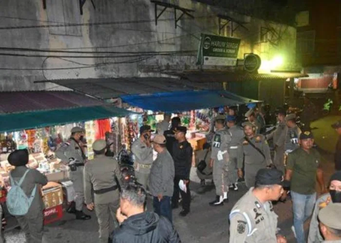 Tim Gabungan Razia Miras dan Tempat Hiburan Malam di Tembilahan