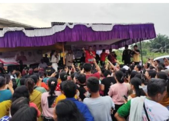 Ribuan Warga Kandis Penuhi Lapangan Pasar Minggu, Kompak Dukung Pasangan Irving-Sugianto
