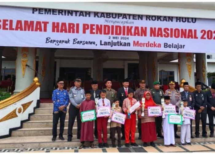 Sempena Peringatan Hardiknas, Pemkab Rohul Apresiasi Guru dan Lepas Atlet NPCI
