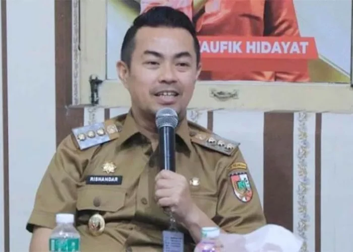Pj Wali Kota Pekanbaru Risnandar Mahiwa Terjaring OTT KPK