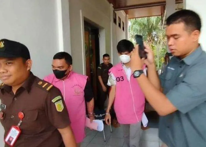 Kejari Rohul Tahan 6 Tersangka Dugaan Korupsi Pupuk Subsidi Rp24,5 Miliar