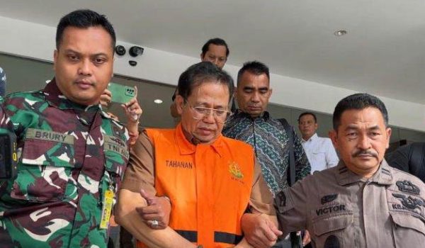 Mantan Ketua PMI Riau Syahril Abu Bakar Ditahan