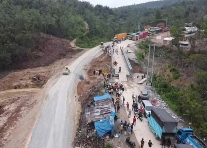 Jalan Lintas Riau-Sumbar di XIII Koto Kampar Masih Buka Tutup