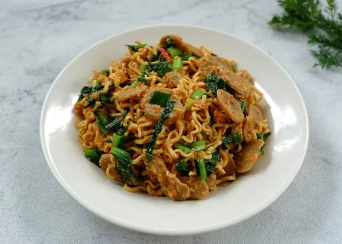 Mau Sarapan Mie Goreng Sayuran dengan Acar Mentimun, Coba Resep Berikut