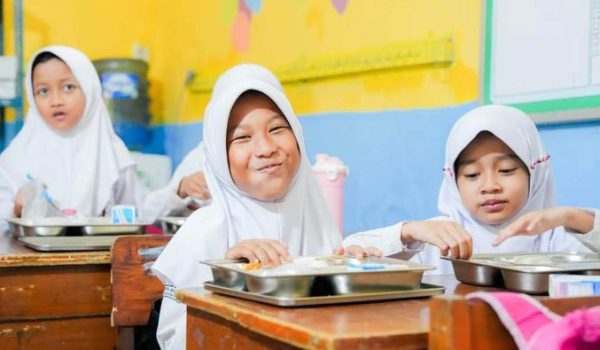 Hari Ini Program Makan Bergizi Gratis Dimulai