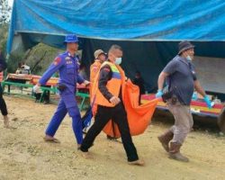 Pencarian Korban Truk Naas Masuk Sungai di Pelalawan, 8 Jenazah Kembali Ditemukan