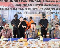 Dua Kurir Pembawa 87,6 Kg Sabu dan 51.882 Butir Ekstasi Ditangkap