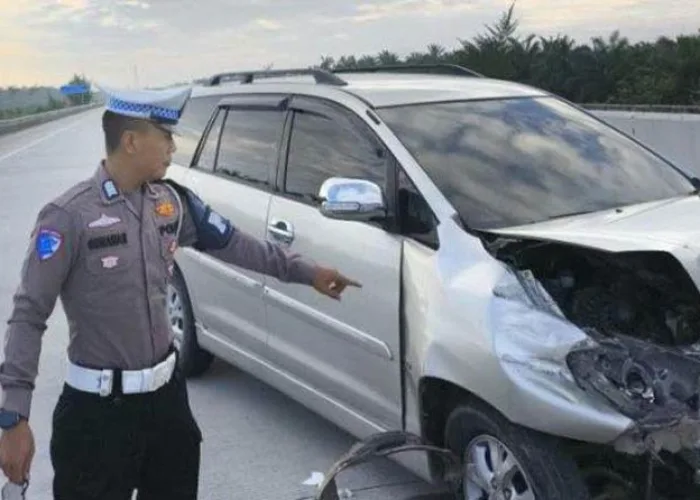 Kecelakaan Tunggal di Tol Pekanbaru-Bangkinang, Innova Rusak Berat