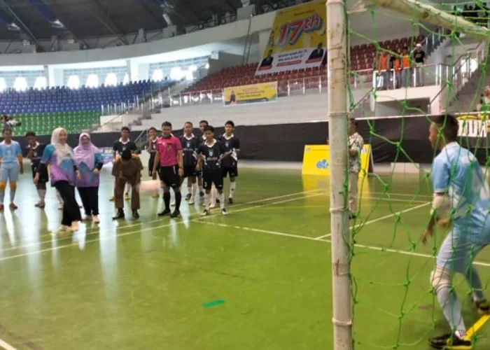 Buka Turnamen Futsal Pelajar, Anggota DPR RI Karmila Sari Janjikan Beasiswa Bagi Pemenang