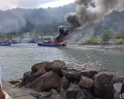 Kapal Pemkab Mentawai Terbakar di Pelabuhan Bungus Padang
