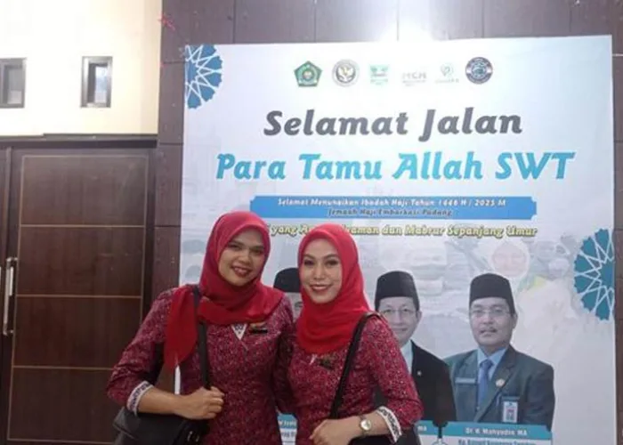 Cerita Unik Pramugari Layani Jemaah Haji Saat Penerbangan dari Padang ke Makkah