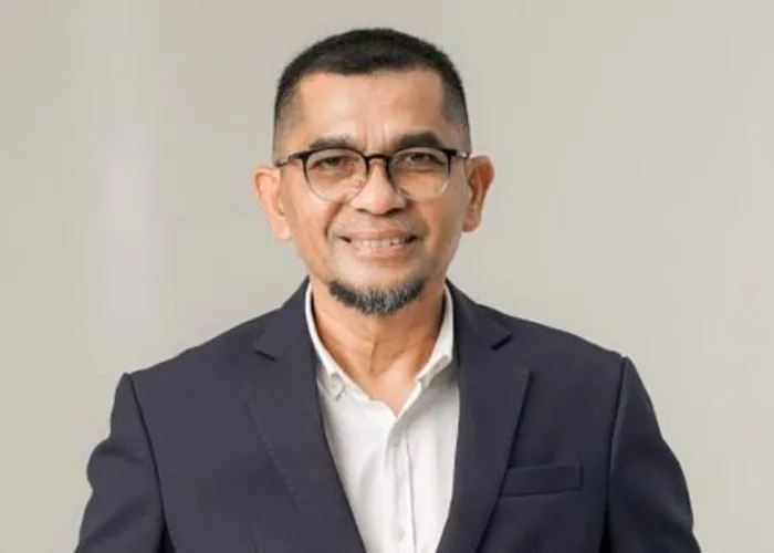 Lihatlah Ki Hajar Dewantara Sedang Menangis Tersungu-sungu