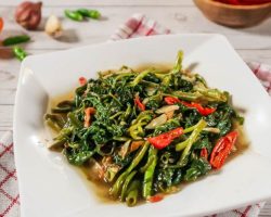 Bosan yang Biasa, Coba Buat Tumis Kangkung Telur Asin, Nih Resepnya!
