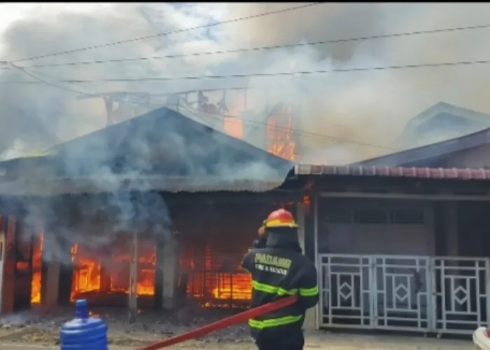 Rumah Makan di Berok Padang Terbakar, Pemilik Merugi Rp 350 Juta
