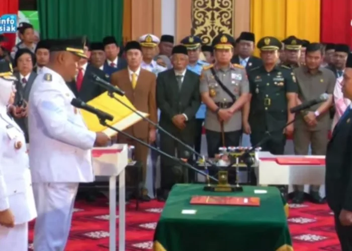 Lantik Afni-Syamsurizal Sebagai Bupati dan Wabup Siak, Gubri: Rangkul Semua Pihak