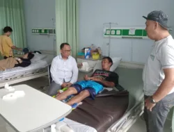 Paslon Merdeka Jenguk dan Bantu Pasutri Korban Kecelakaan Kabel PLN
