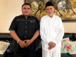 Momen Penuh Bahagia, Rico Alviano Sambut Hangat Kunjungan Ayahanda Guru Drs. H. Syaikh Asrul Bakar di Kediamannya