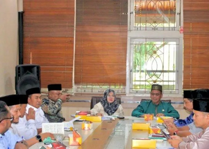 Upaya Penyelesaian Konflik Lahan Tumang, Bupati Siak Temui DLHK Riau