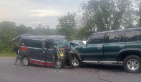 Kecelakaan Maut Land Cruiser dan Ambulans di Pelalawan, Dua Orang Tewas