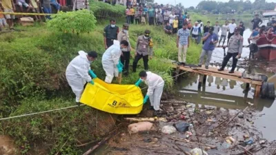 Mayat Tanpa Kepala, Tangan, Kaki dan Kelamin Mengapung di Padang Pariaman