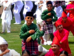 Aura Farming Pacu Jalur Menggoyang Istana Negara