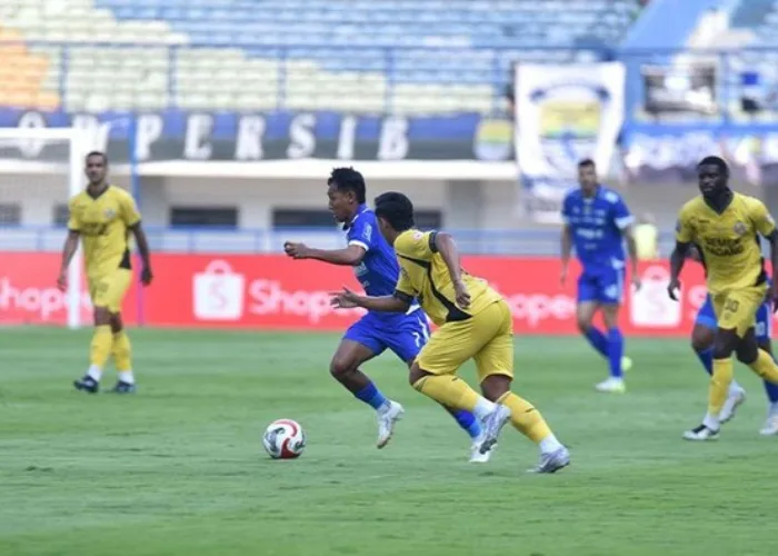 Persib Bandung Bungkam Semen Padang 2-0