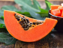 Tahukah Anda! 12 Jenis Makanan Ini Ternyata Tidak Cocok Dimakan Bareng Pepaya