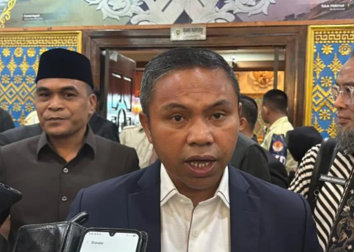 Gubernur dan DPRD Riau Teken MoU KUA PPAS APBD Perubahan Rp9,4 Triliun
