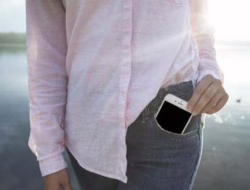 Benarkah Mengantongi HP Terlalu Lama Bisa Membahayakan Kesehatan?